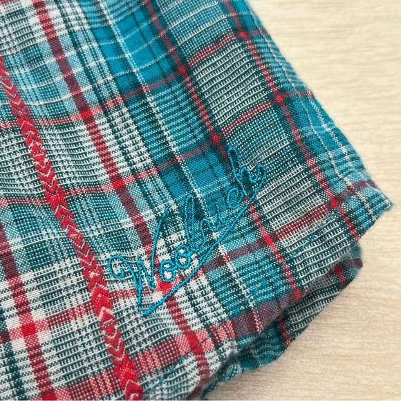 Women’s size medium, red blue plaid, long sleeve collared button up Woolrich - Picture 9 of 11